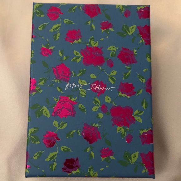 Betsey Johnson Pink, Red & Black Ombre Open Frame High Heel Keychain NWT & Box - Picture 9 of 11